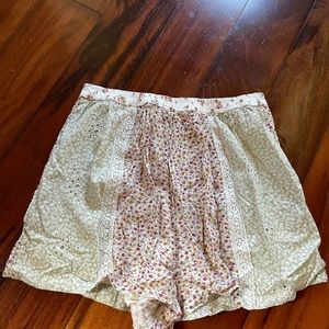American Eagle Floral pattern shorts